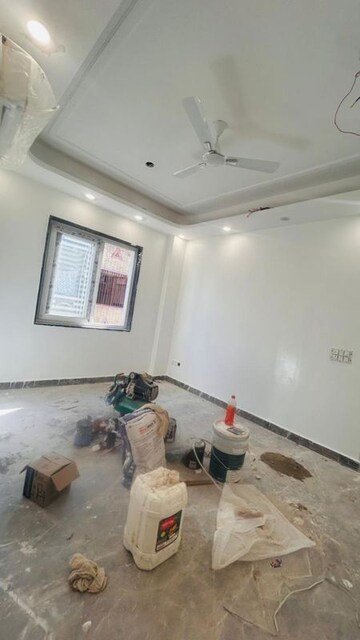 Master Bedroom in 2 BHK Builder Floor at Malviya Nagar – for Rent