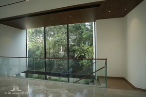 Room in 5 BHK Villa at Chattarpur – for Sale