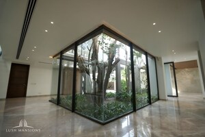 Room in 5 BHK Villa at Chattarpur – for Sale