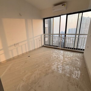 Room in 2 BHK Apartment at Malad East – for Rent