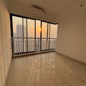 Room in 2 BHK Apartment at Malad East – for Rent
