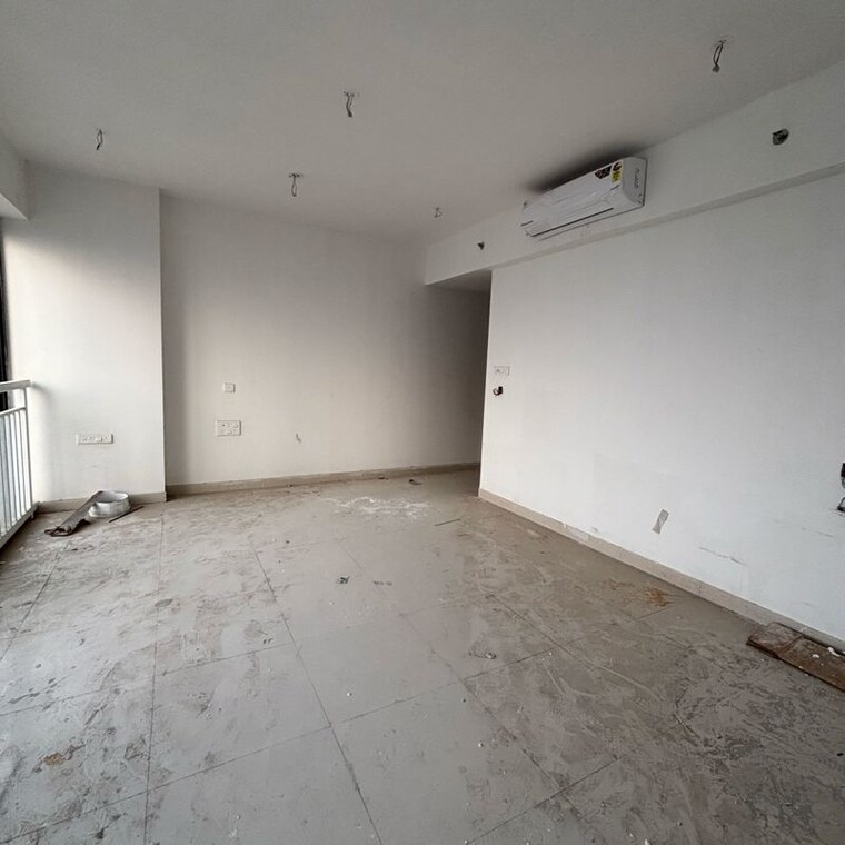 Room, malad east 2 Bedroom 755 Sq.Ft. Apartment In Malad East Mumbai 9956522