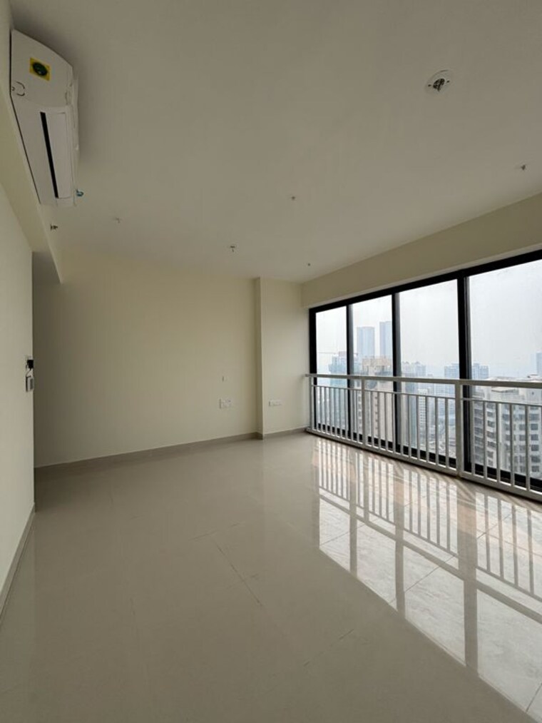 Room, malad east 2 Bedroom 755 Sq.Ft. Apartment In Malad East Mumbai 9956549