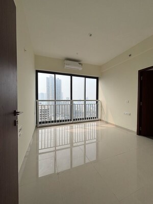 2 BHK Apartment For Rent in Malad East