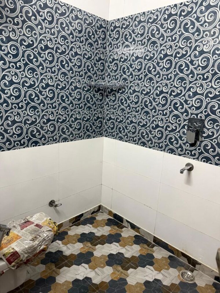 Bathroom, saket 2 Bedroom 1200 Sq.Ft. Builder Floor In Saket Delhi 9956552