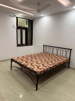Bedroom in 2 BHK Builder Floor at Saket – for Rent