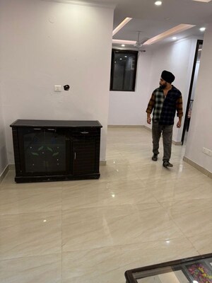 Parking in 2 BHK Builder Floor at Saket – for Rent