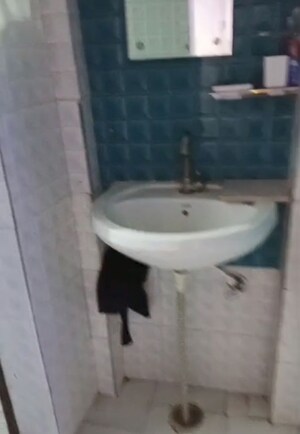 Bathroom in 1 BHK Villa at Aliganj – for Rent