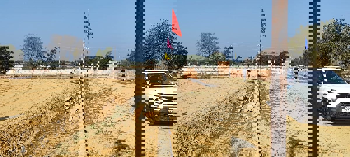 1150 Sq.Yd. Plot in Sultanpur Road