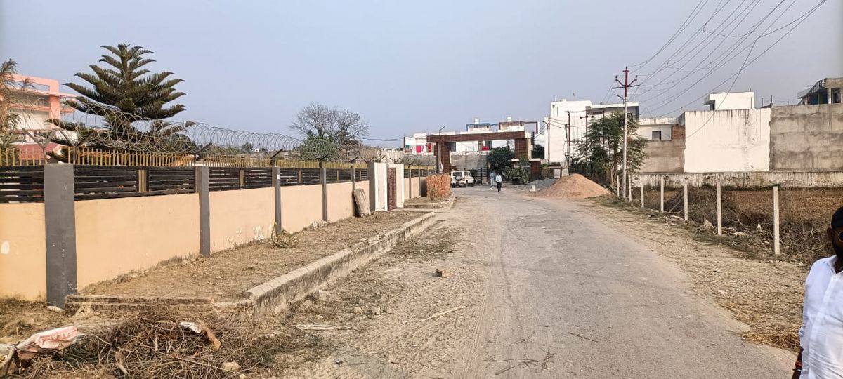 Plot For Sale in Kanpur Road