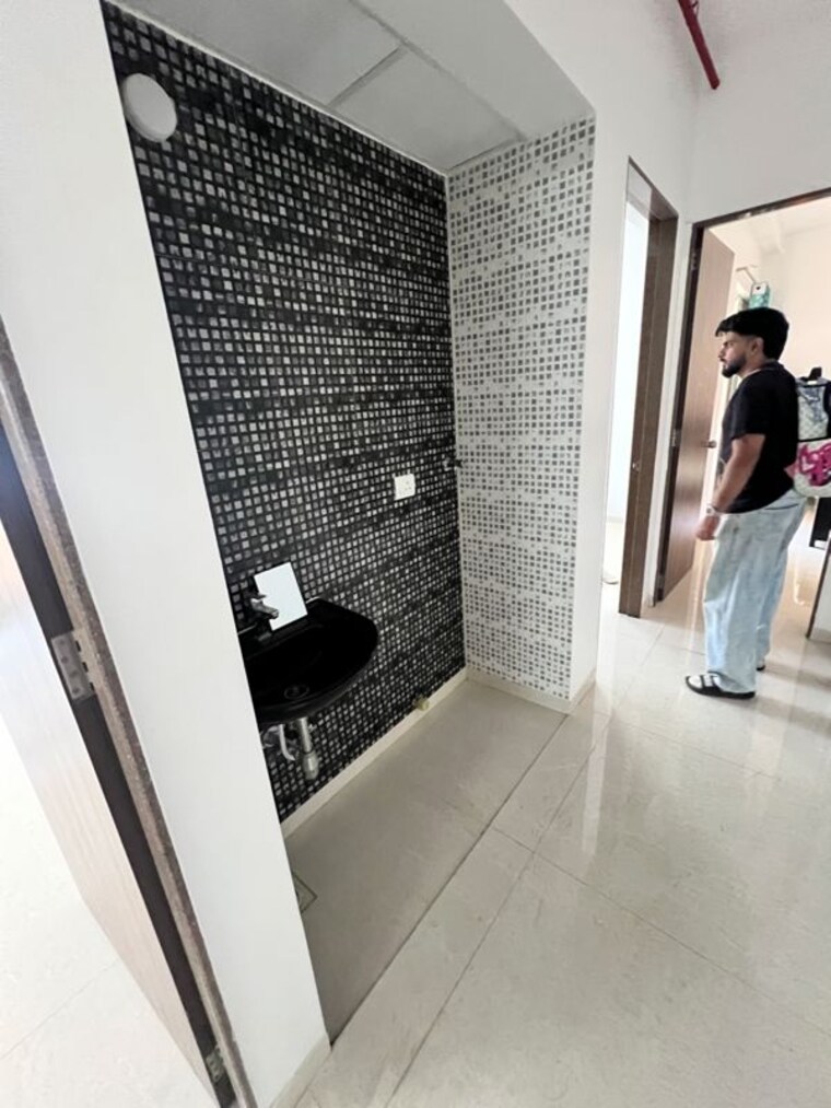 Bathroom, arihant-clan-aalishan 3 Bedroom 1850 Sq.Ft. Apartment In Kharghar Sector 37 Navi Mumbai 9956587