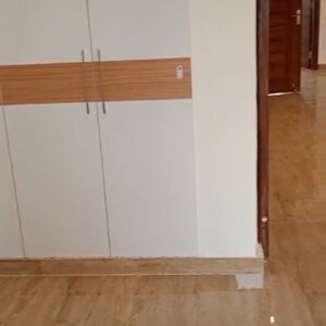 Room in 3 BHK Builder Floor at Puri Kohinoor Emporium, Sector 88 – for Rent