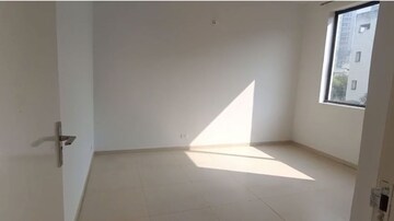 Room in 3 BHK Builder Floor at Vatika INXT City Center, Sector 83 – for Sale