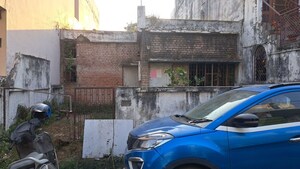  Plot For Sale in Aliganj