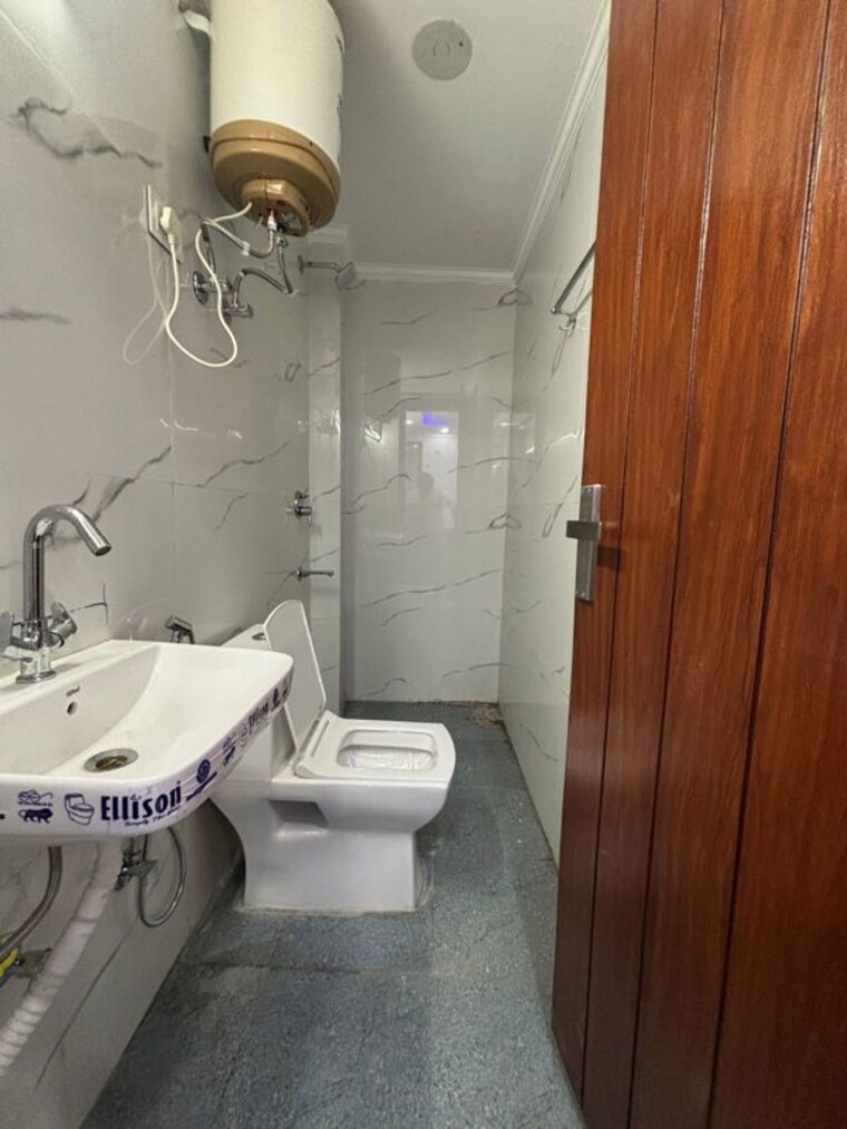Bathroom, saket 2 Bedroom 900 Sq.Ft. Builder Floor In Saket Delhi 9956764