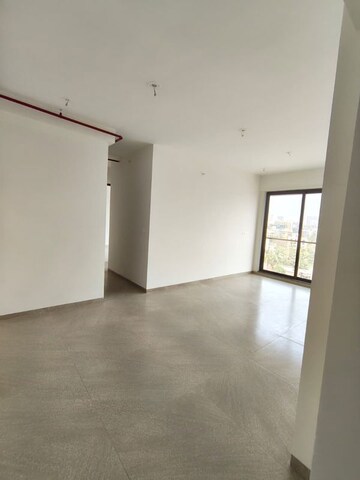 Room in 3 BHK Apartment at Naman Habitat, Andheri West – for Sale