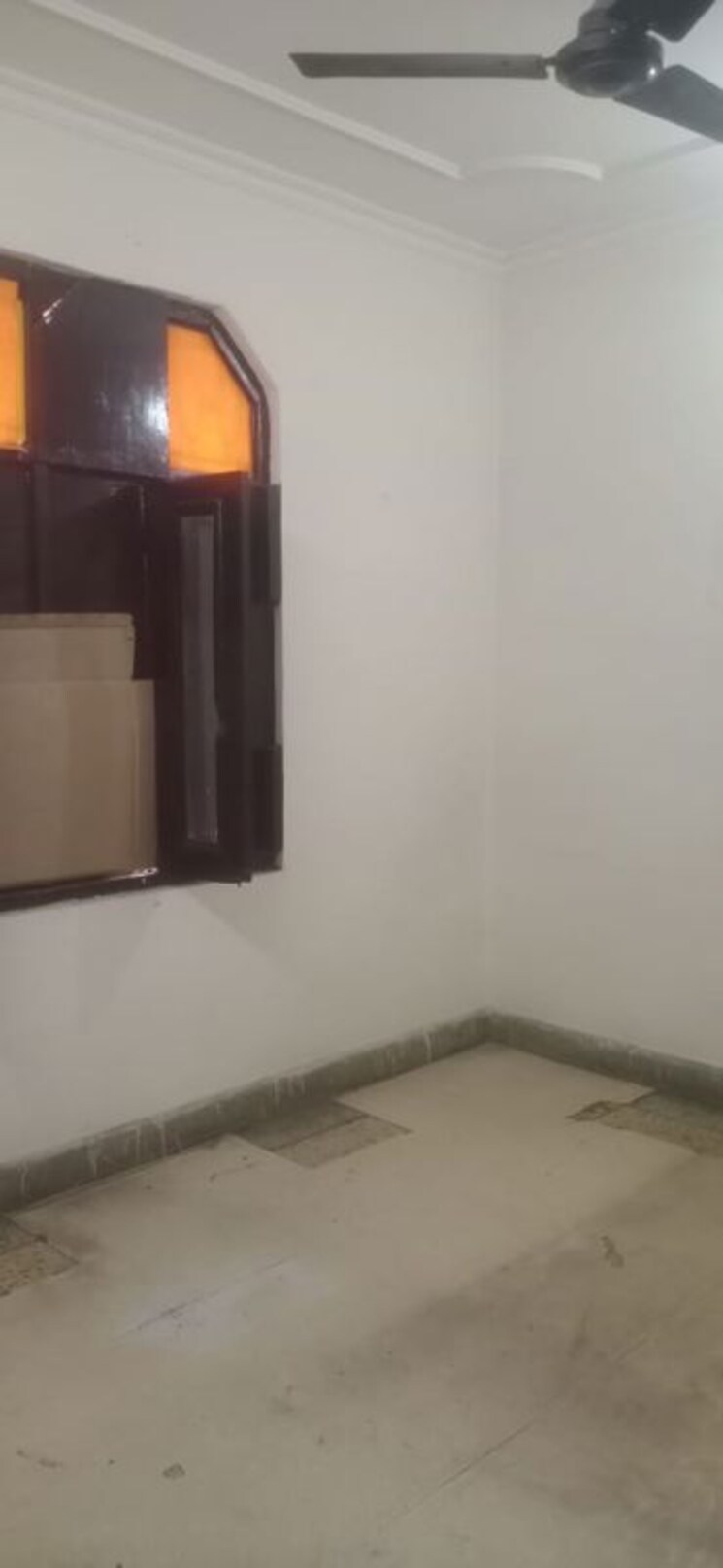 Room, laxmi nagar 2 Bedroom 500 Sq.Ft. Builder Floor In Laxmi Nagar Delhi 9956846