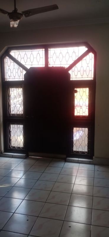 2 BHK + Servant Room Builder Floor For Rent in Laxmi Nagar