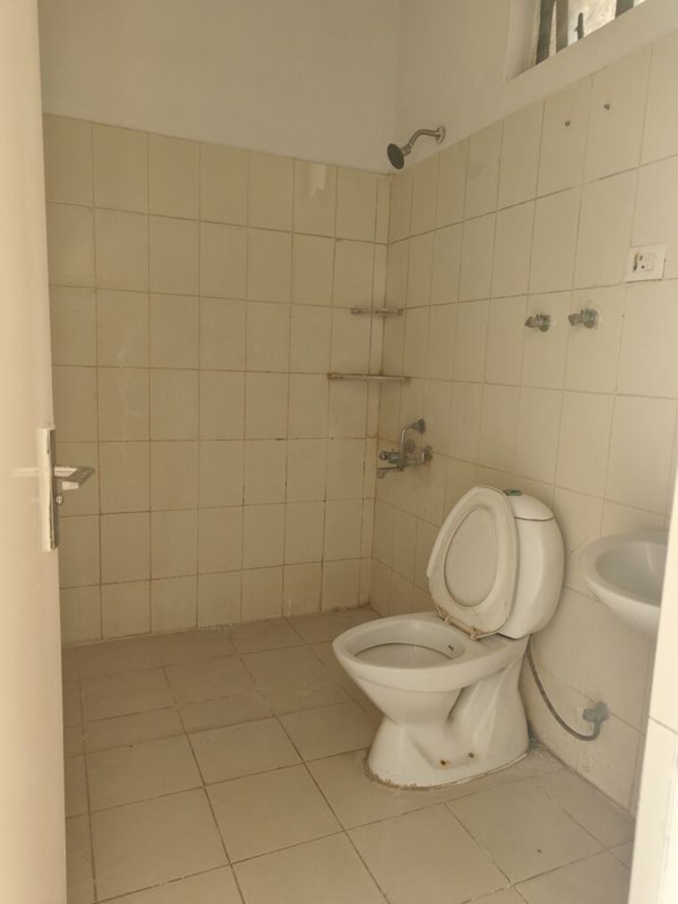 Bathroom, vatika-primrose-floors 3 Bedroom 1533 Sq.Ft. Builder Floor In Sector 82 Gurgaon 9956879