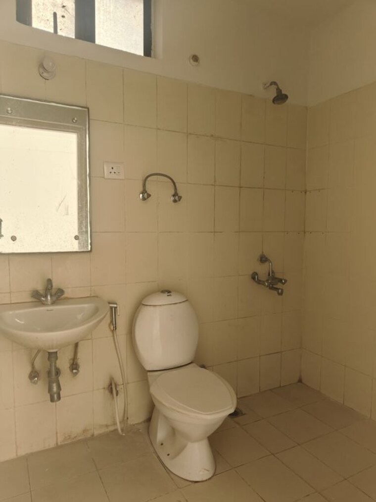 Bathroom, vatika-primrose-floors 3 Bedroom 1533 Sq.Ft. Builder Floor In Sector 82 Gurgaon 9956879