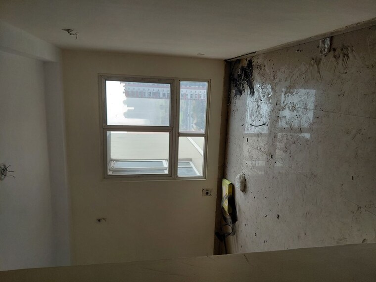 Room, siddharth vihar 3.5 Bedroom 1800 Sq.Ft. Apartment In Siddharth Vihar Ghaziabad 9956926