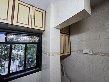 Room in 4 BHK Builder Floor at New Palm Beach CHS, Nerul Sector 4 – for Rent