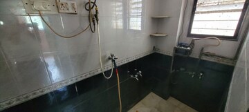 Bathroom in 3.5 BHK Apartment at Bhawani Peth – for Rent