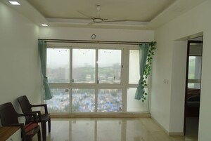 Room in 3 BHK Apartment at Omkar Alta Monte, Malad East – for Rent