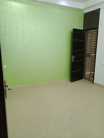 Room in 3 BHK Apartment at Shakti Khand Iii – for Sale