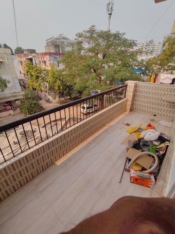 Balcony in  Warehouse at Sola Road – for Rent