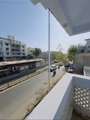 Balcony in  Warehouse at Sola Road – for Rent