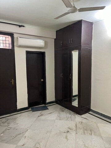 Building Lobby in 3 BHK Builder Floor at Uppal Southend, Sector 49 – for Sale