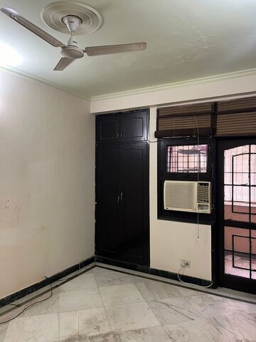 Room in 3 BHK Builder Floor at Uppal Southend, Sector 49 – for Sale