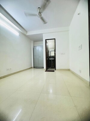 Room in 1 BHK Builder Floor at Chattarpur – for Rent