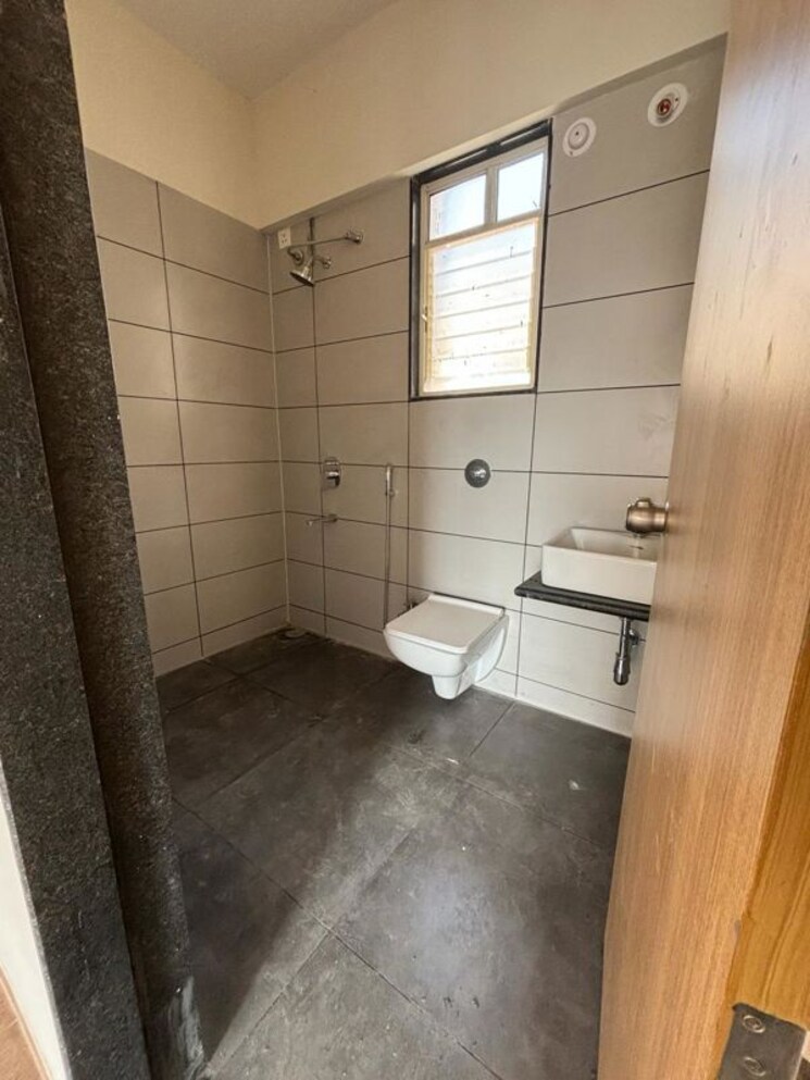 Bathroom, austin-county 2 Bedroom 750 Sq.Ft. Apartment In Tathawade Pune 9957491