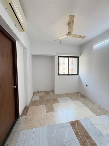 Room in 3 BHK Apartment at Lodha Casa Urbano, Dombivli East – for Rent