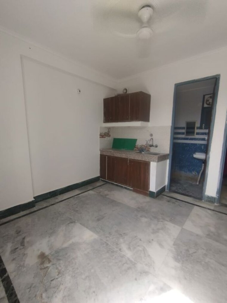 Room, chattarpur 1 RK 380 Sq.Ft. Builder Floor In Chattarpur Delhi 9543149