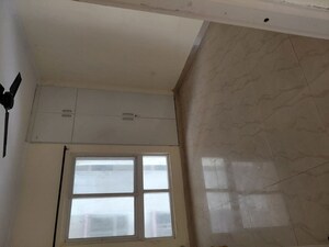 Room in 2.5 BHK Apartment at Siddharth Vihar – for Rent