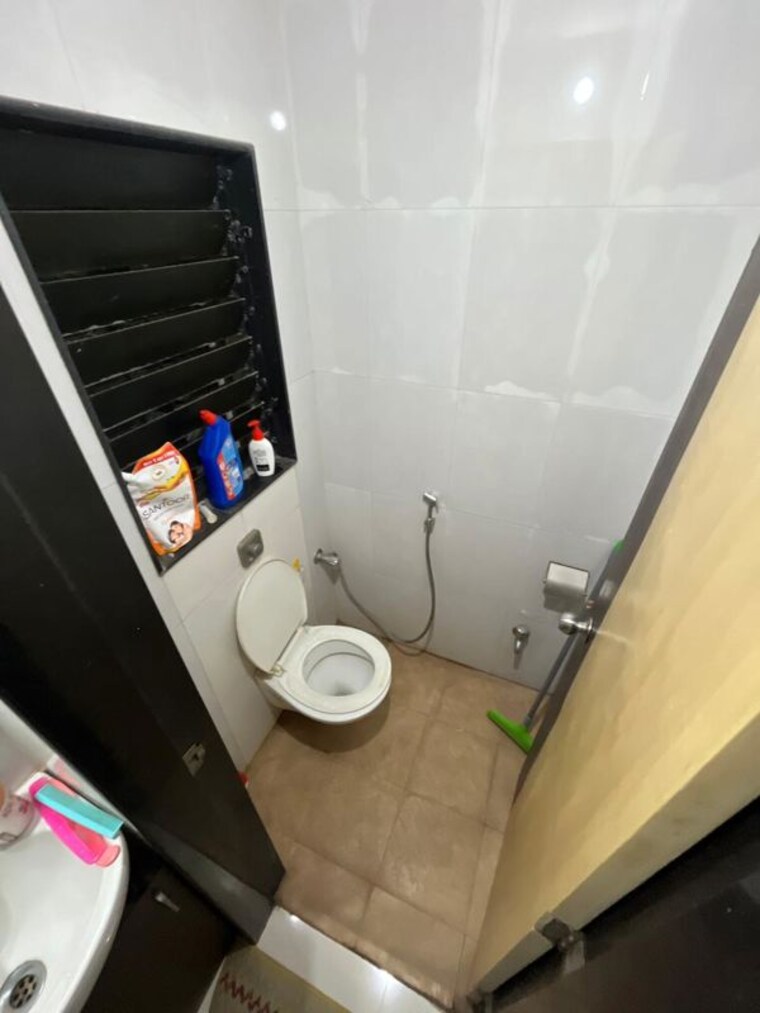 Attached Bathroom, bhandup west 1 Bedroom 470 Sq.Ft. Apartment In Bhandup West Mumbai 9957626