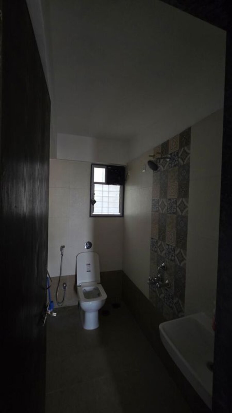 Bathroom, archana-kohinoor-glory-phase-ii 2.5 Bedroom 1500 Sq.Ft. Apartment In Mohammadwadi Pune 9957598