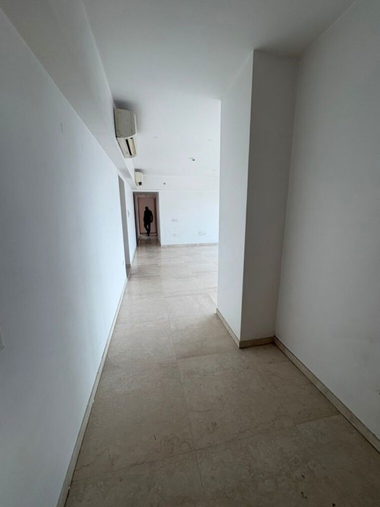 Room, tata-gurgaon-gateway 3.5 Bedroom 2225 Sq.Ft. Apartment In Sector 112 Gurgaon 9957736