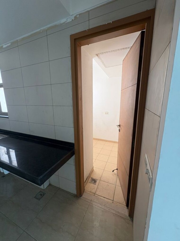 Bathroom, tata-gurgaon-gateway 3.5 Bedroom 2225 Sq.Ft. Apartment In Sector 112 Gurgaon 9957736