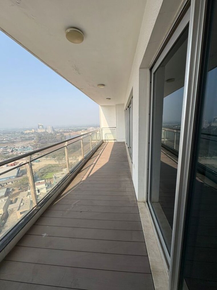 Balcony, tata-gurgaon-gateway 3.5 Bedroom 2225 Sq.Ft. Apartment In Sector 112 Gurgaon 9957736