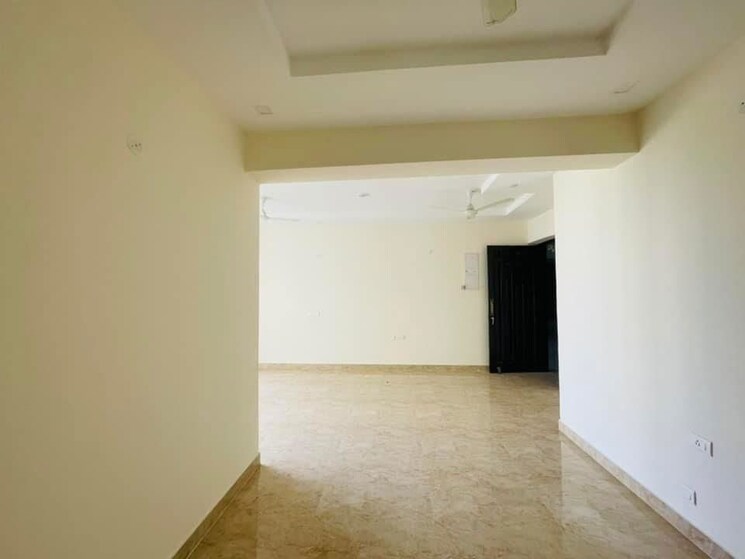 Room, mi-rustle-court 2 Bedroom 1450 Sq.Ft. Apartment In Gomti Nagar Lucknow 9957801