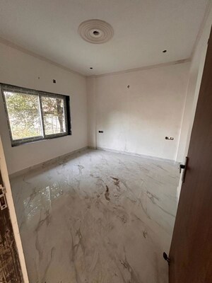 Room in 2 BHK Apartment at Eldeco Udyan II, Raebareli Road – for Sale