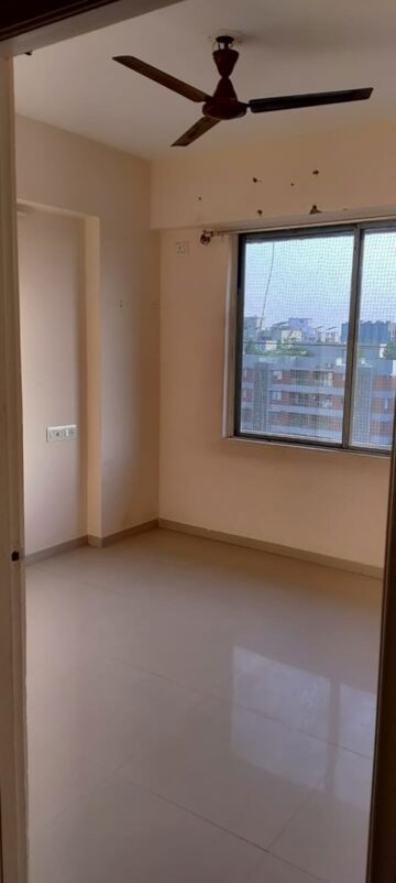 Room in 2 BHK Apartment at Satellite – for Rent