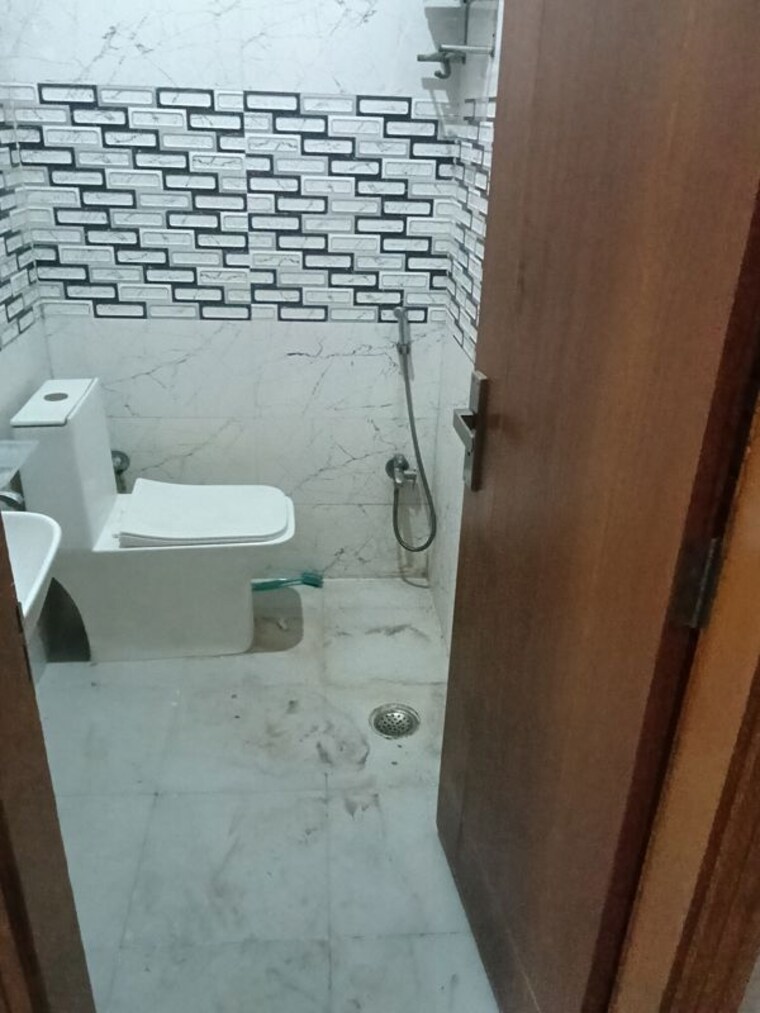 Bathroom, phi iv greater noida 2 Bedroom 660 Sq.Ft. Builder Floor In Phi Iv Greater Noida Greater Noida 9651900