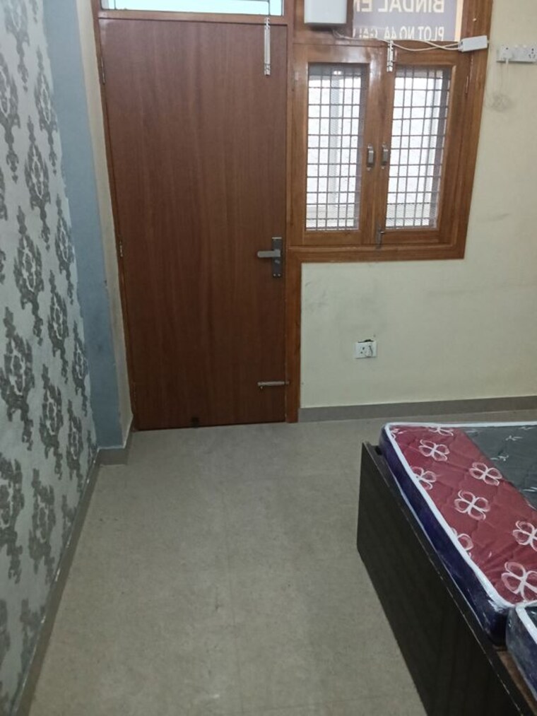 Room, phi iv greater noida 2 Bedroom 660 Sq.Ft. Builder Floor In Phi Iv Greater Noida Greater Noida 9651900