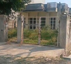 Plot For Sale in Sector 44