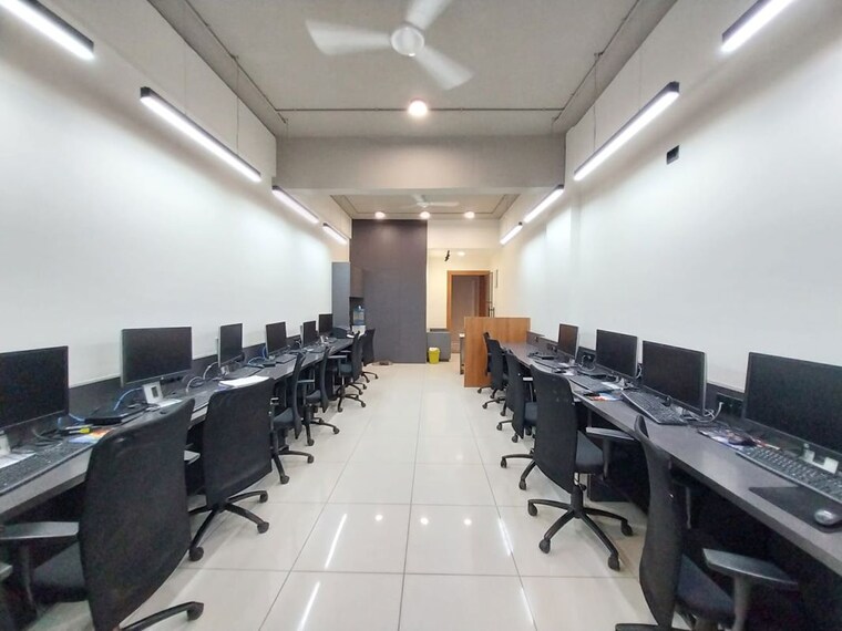 Team Area, sun-south-street Commercial Office Space 900 Sq.Ft. In Bopal Ahmedabad 9956289